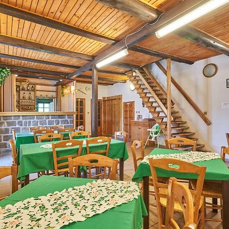 Penzion Pod Lesem Hotell Hodkovice Exteriör bild