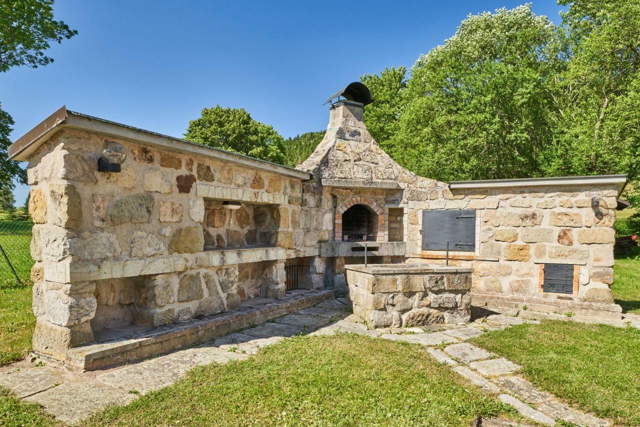 Penzion Pod Lesem Hotell Hodkovice Exteriör bild