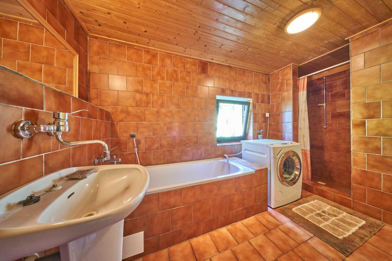 Penzion Pod Lesem Hotell Hodkovice Exteriör bild