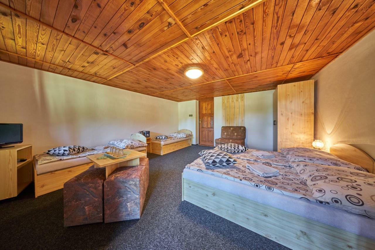 Penzion Pod Lesem Hotell Hodkovice Exteriör bild