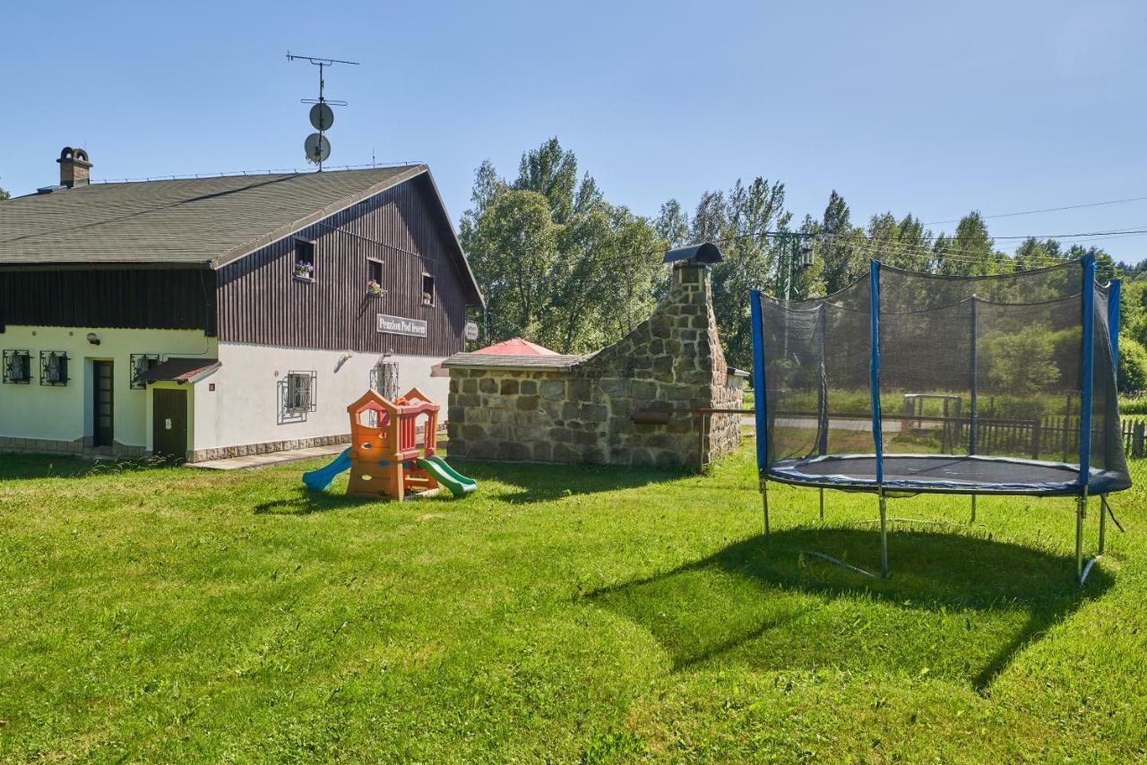 Penzion Pod Lesem Hotell Hodkovice Exteriör bild