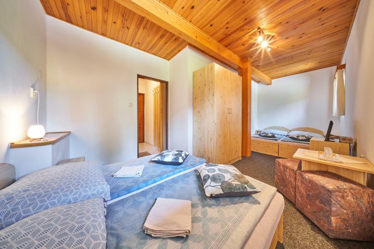 Penzion Pod Lesem Hotell Hodkovice Exteriör bild